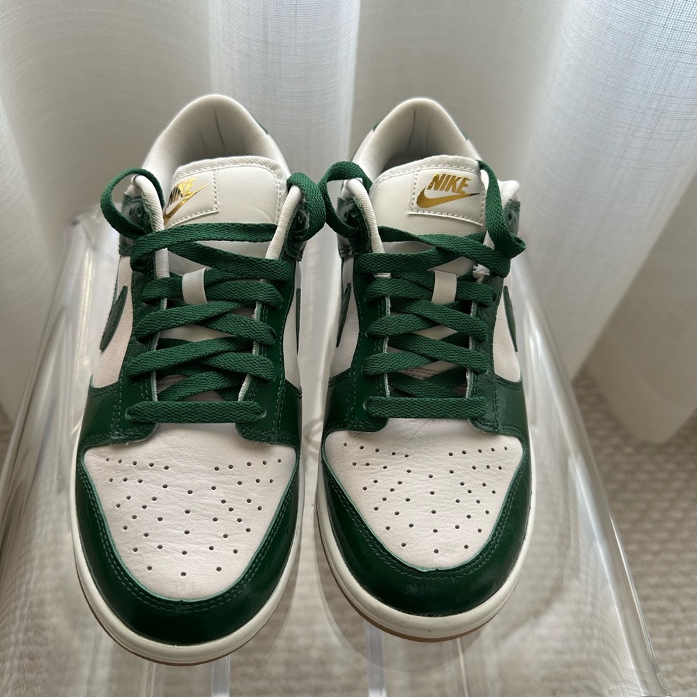 Nike Sneakers Green & White leather